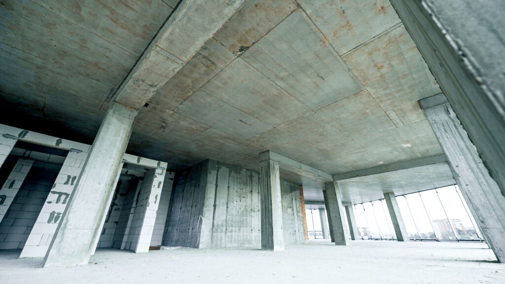 Wie werden tragende Bauteile beim selektiven Rückbau erkannt und in der Abbruchplanung berücksichtigt?